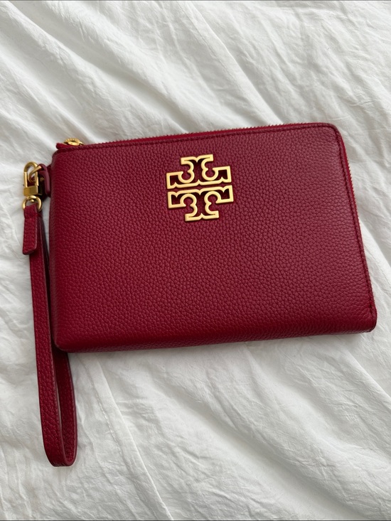 Tory Burch Accessories - Tory Burch Garnet Pebbled Leather Wristlet with Gold Logo